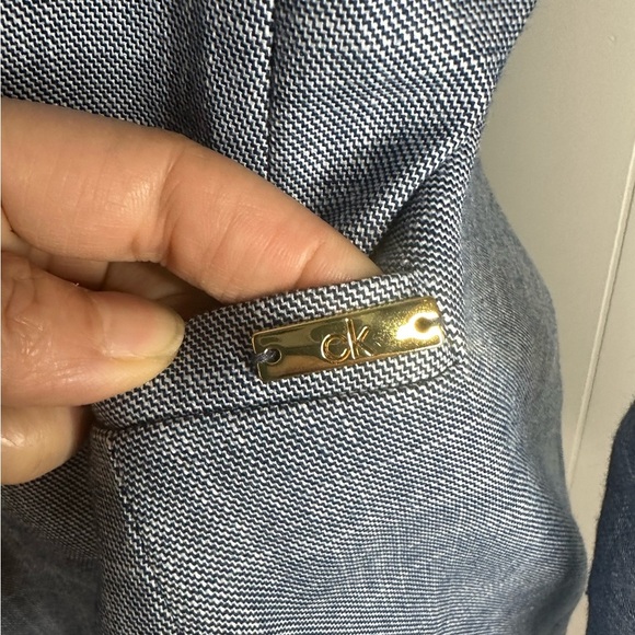 Calvin Klein Blue Textured Blazer with Notched Lapel and Tailored Fit size 12P - Picture 2 of 8